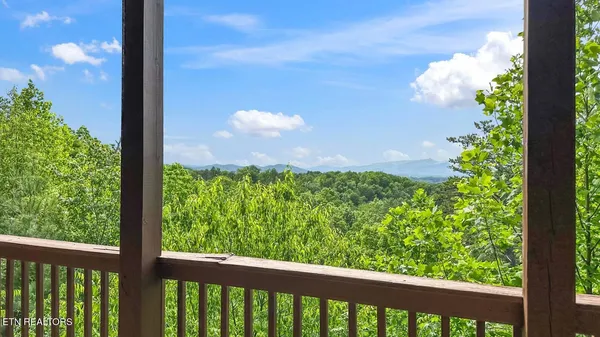 $895,000 | 1644 Pinewood Way, Sevierville, TN 37862