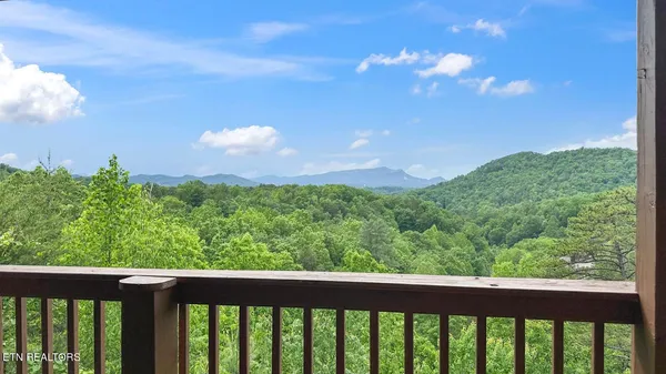 $895,000 | 1644 Pinewood Way, Sevierville, TN 37862