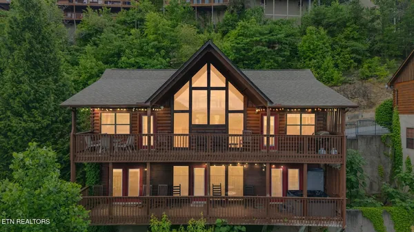 $895,000 | 1644 Pinewood Way, Sevierville, TN 37862