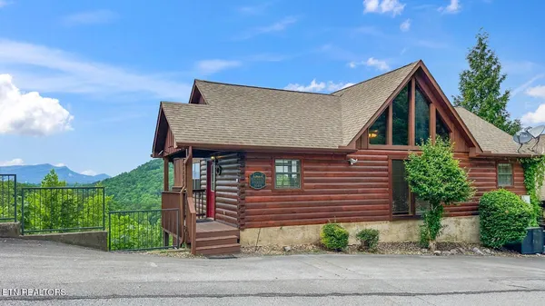 $895,000 | 1644 Pinewood Way, Sevierville, TN 37862