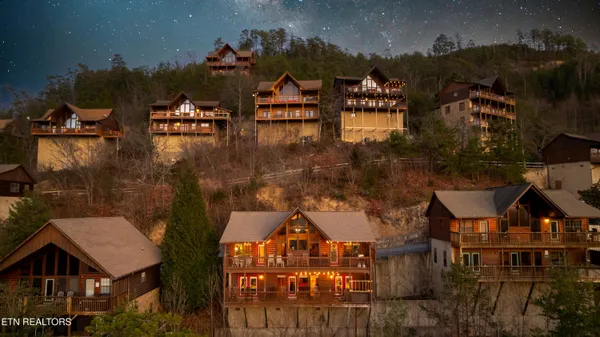 $895,000 | 1644 Pinewood Way, Sevierville, TN 37862