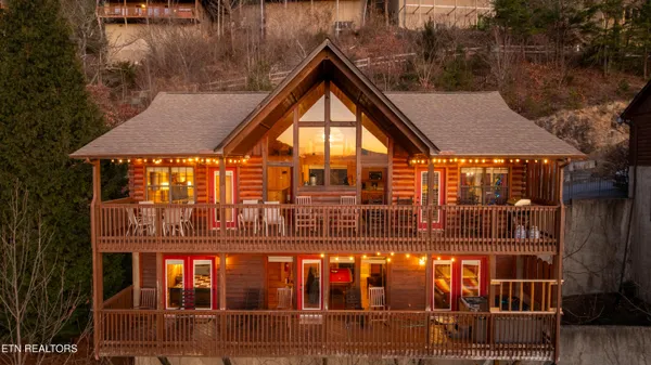 $895,000 | 1644 Pinewood Way, Sevierville, TN 37862