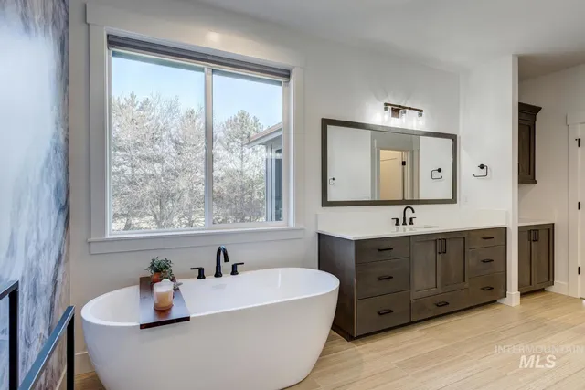 $1,200,000 | 2970 North Starhaven Avenue, Star, ID 83669