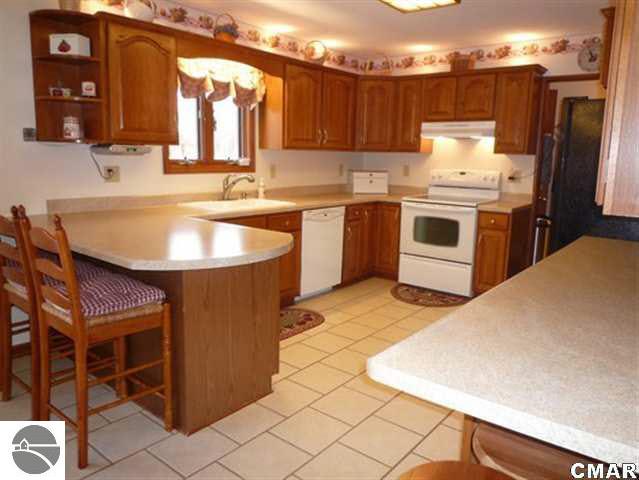 8955 South Brinton Road Blanchard, MI 49310 - Photo 4 of 24 1773837-3.JPG