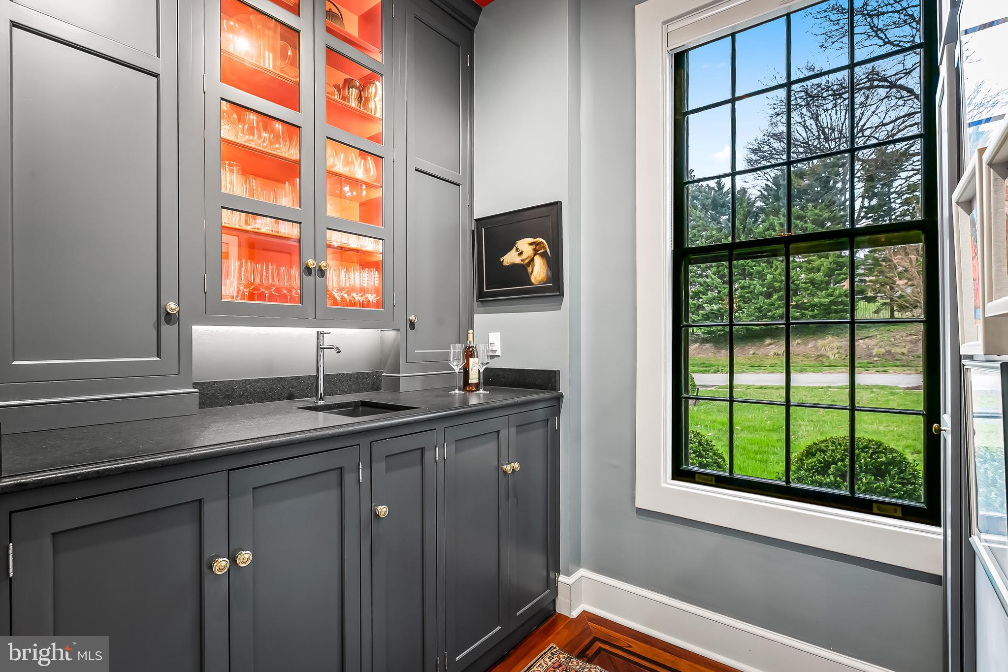 207 Wendover Road Baltimore, MD 21218 - Photo 30 of 111 Pantry with wet bar