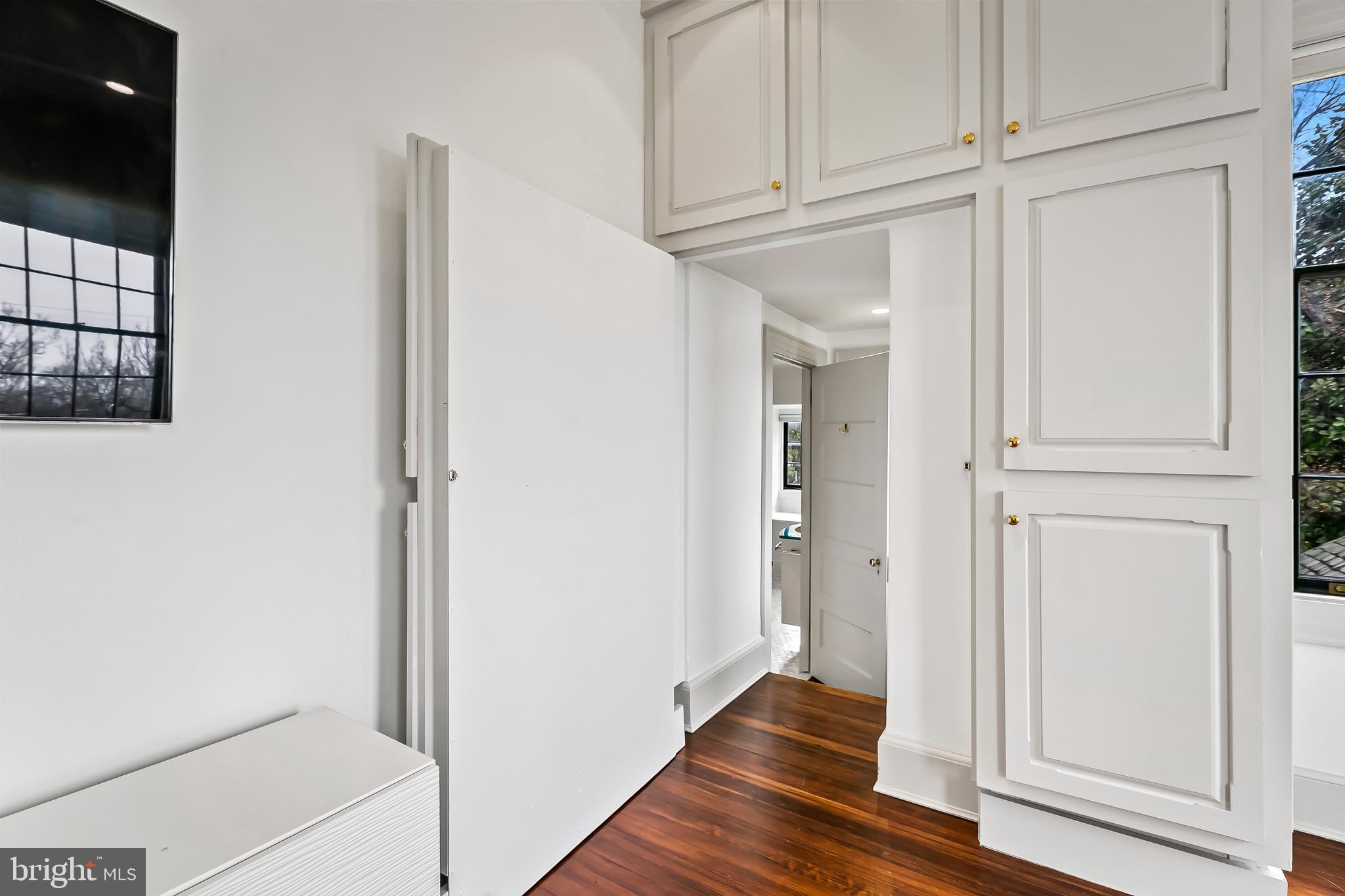 207 Wendover Road Baltimore, MD 21218 - Photo 52 of 111 Door open to full bath in bedroom #2