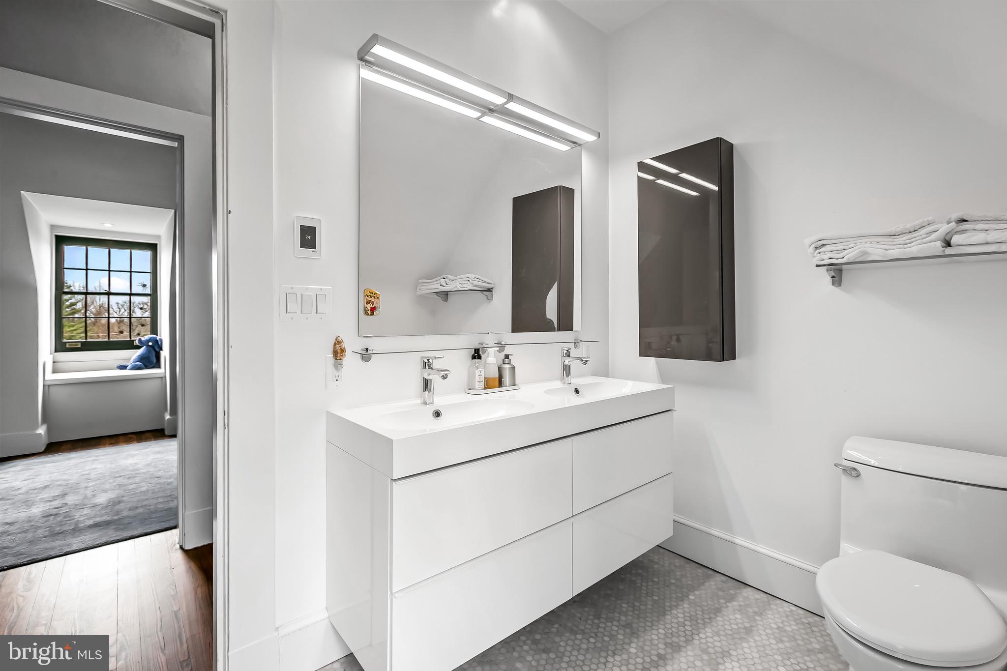 207 Wendover Road Baltimore, MD 21218 - Photo 66 of 111 Full bath on 3rd level