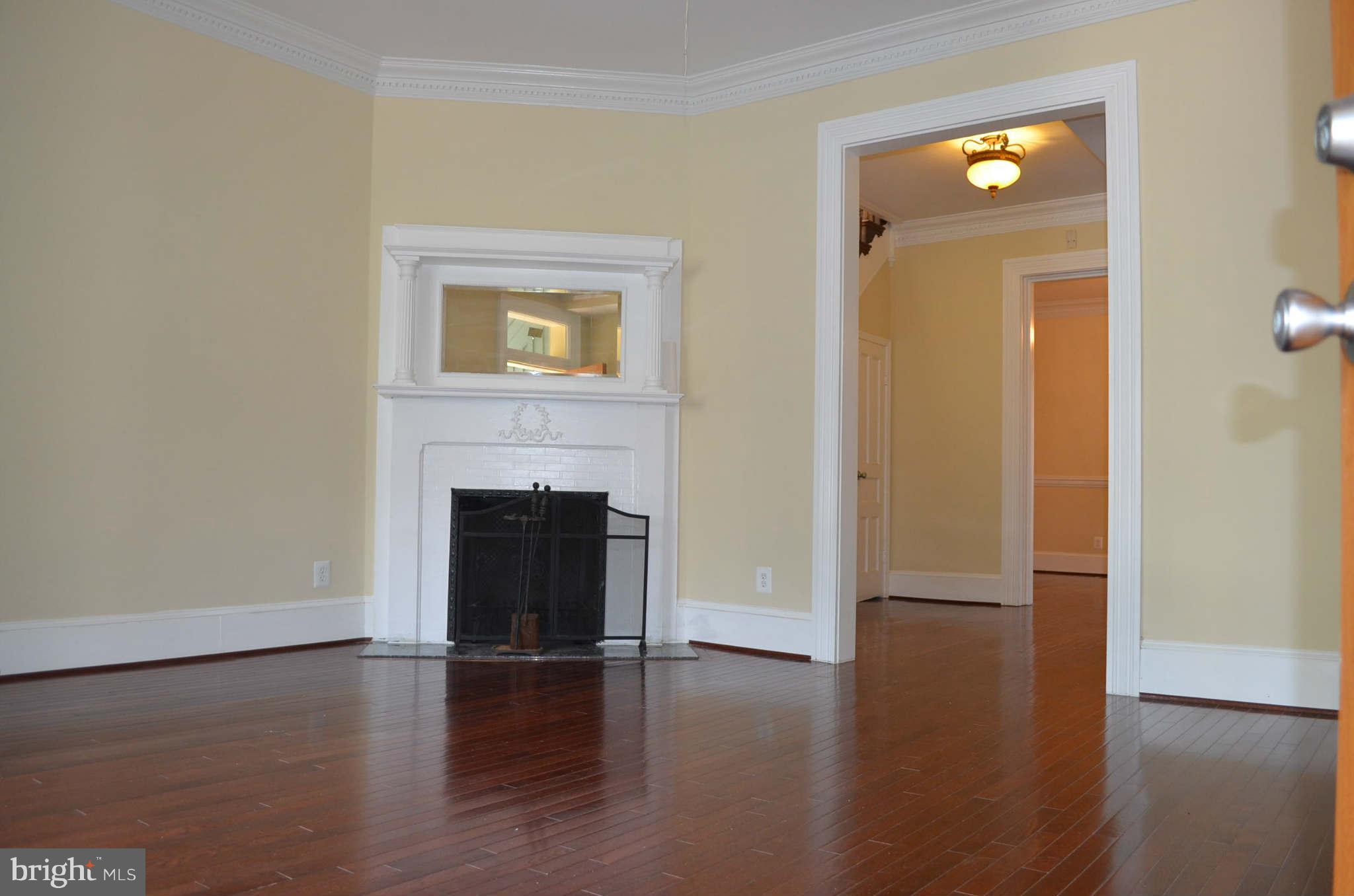 424 8th Street Northeast Washington, DC 20002 - Photo 3 of 8 Living Room