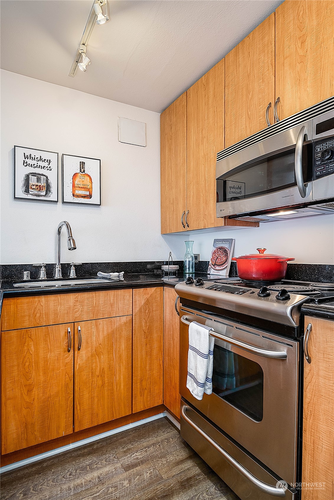 1105 Spring Street, Unit 501 Seattle, WA 98104 - Photo 9 of 22