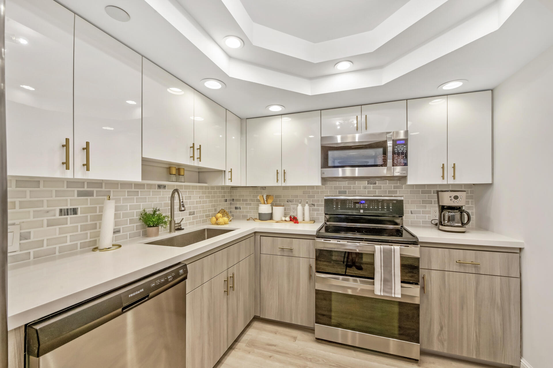 4101 North Ocean Boulevard, Unit 1008 Boca Raton, FL 33431 - Photo 11 of 41 Kitchen