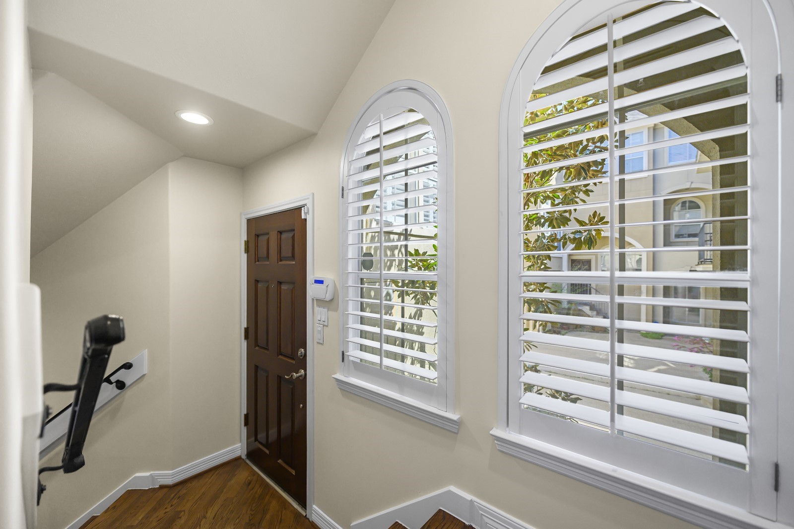3307 West Lamar Street, Unit B Houston, TX 77019 - Photo 4 of 27 a view of a livingroom with a window