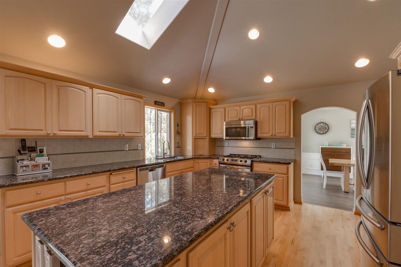 4703 East Greenbluff Road Colbert, WA 99005 - Photo 7 of 20