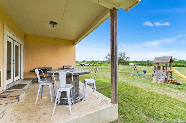 $415,000 | 911 County Road 367, Hondo, TX 78861