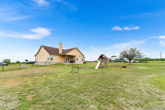 $415,000 | 911 County Road 367, Hondo, TX 78861