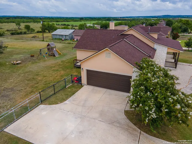 $415,000 | 911 County Road 367, Hondo, TX 78861