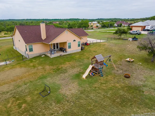 $415,000 | 911 County Road 367, Hondo, TX 78861