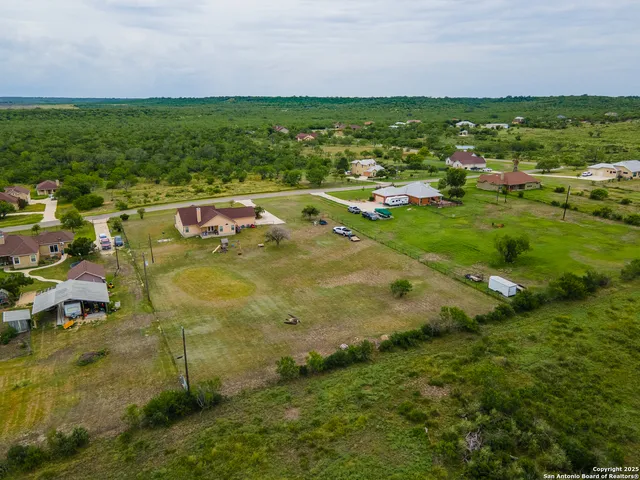 $415,000 | 911 County Road 367, Hondo, TX 78861