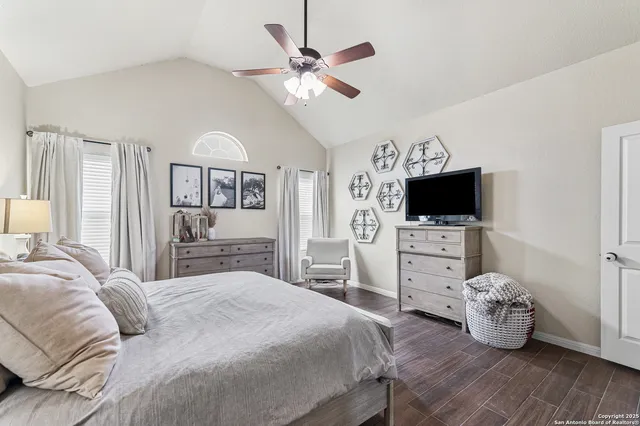 $415,000 | 911 County Road 367, Hondo, TX 78861