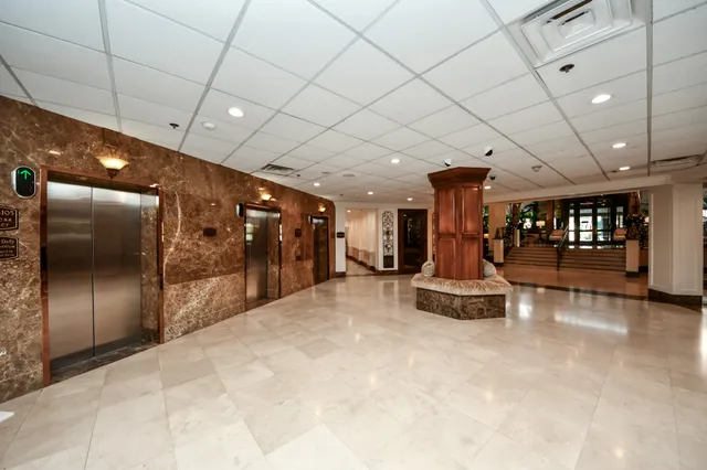 $1,900 | 3525 Sage Road, Unit 1503, Houston, TX 77056