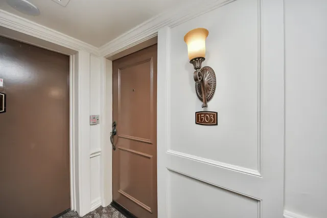 $1,900 | 3525 Sage Road, Unit 1503, Houston, TX 77056