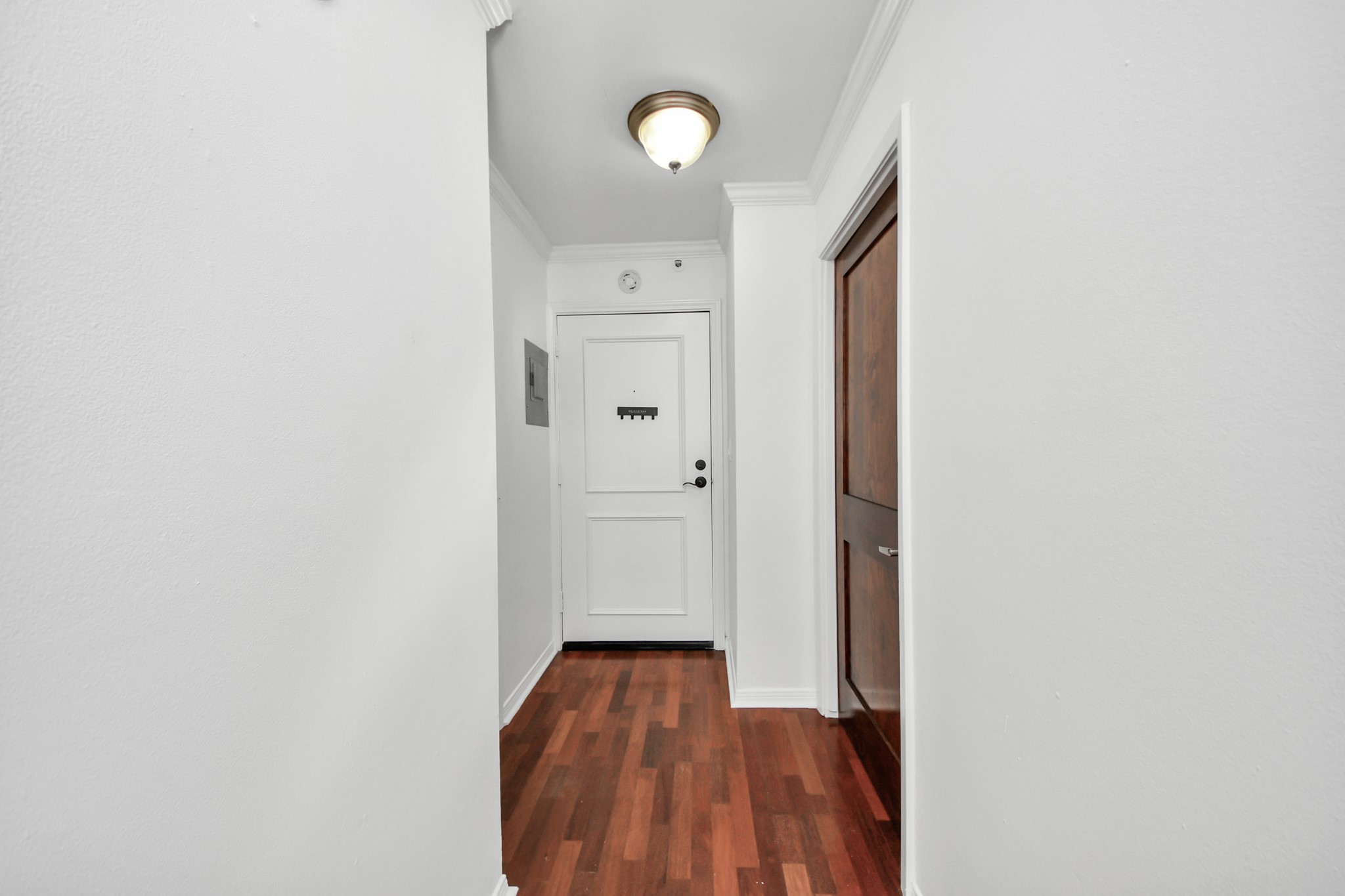 3525 Sage Road, Unit 1503 Houston, TX 77056 - Photo 21 of 50 a view of a room with wooden floor