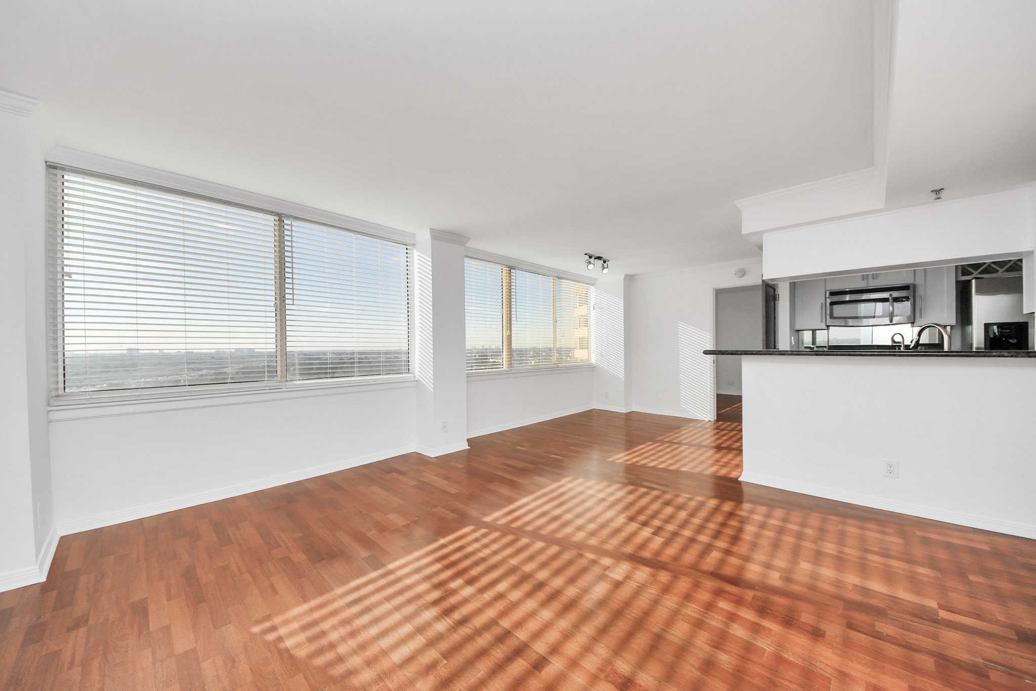 3525 Sage Road, Unit 1503 Houston, TX 77056 - Photo 25 of 50 a view of a kitchen and an empty room