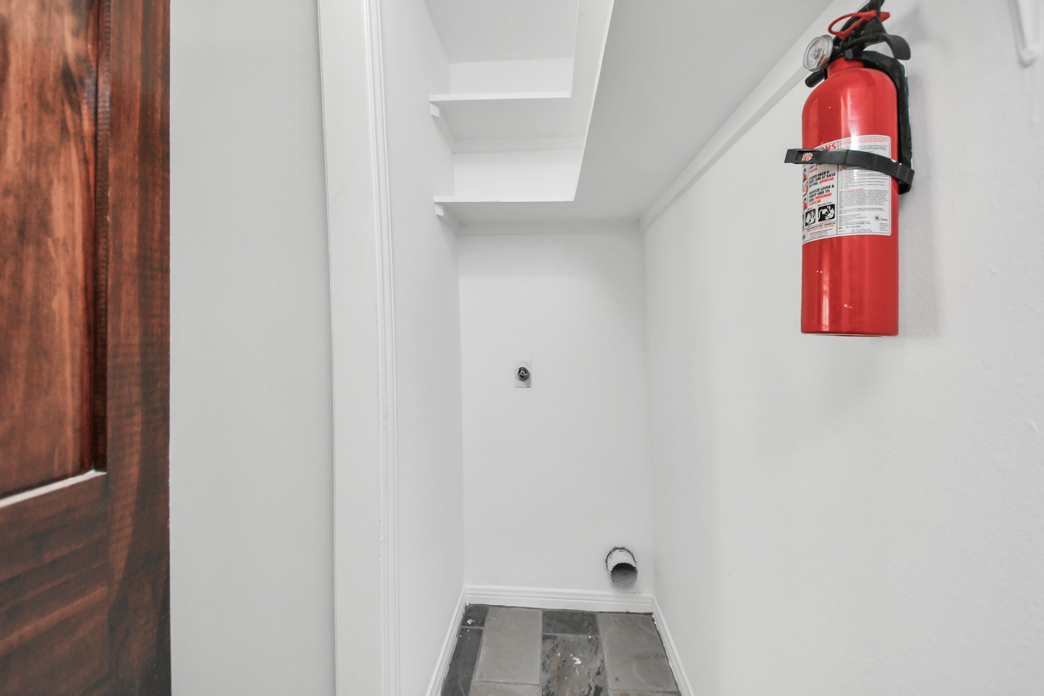 3525 Sage Road, Unit 1503 Houston, TX 77056 - Photo 34 of 50 a view of storage room