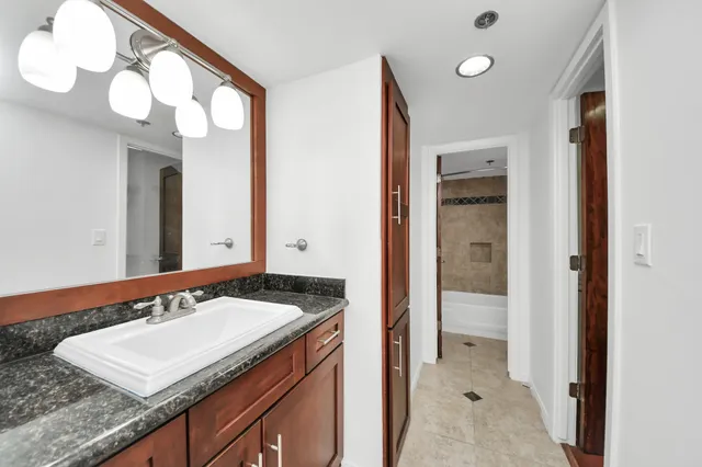 $1,900 | 3525 Sage Road, Unit 1503, Houston, TX 77056