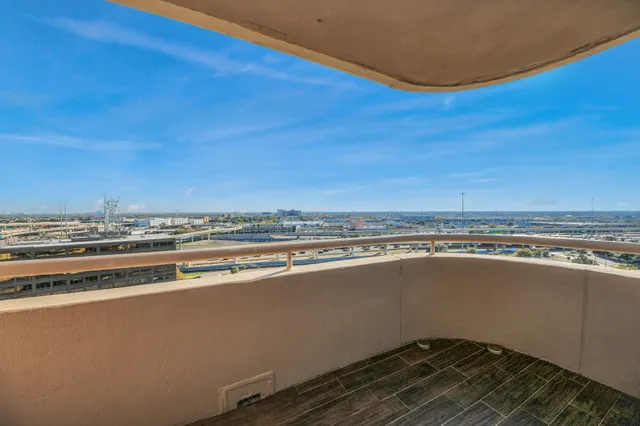 $1,900 | 3525 Sage Road, Unit 1503, Houston, TX 77056