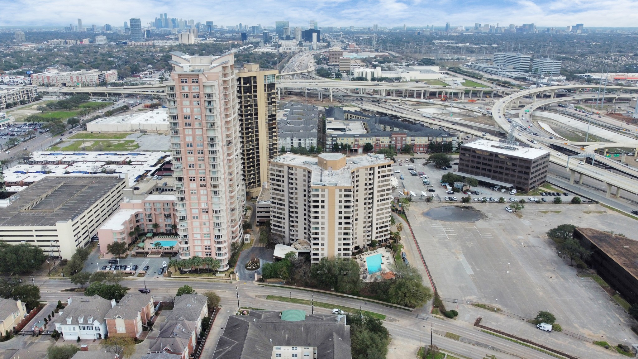 3525 Sage Road, Unit 1503 Houston, TX 77056 - Photo 50 of 50 a view of a city with tall buildings