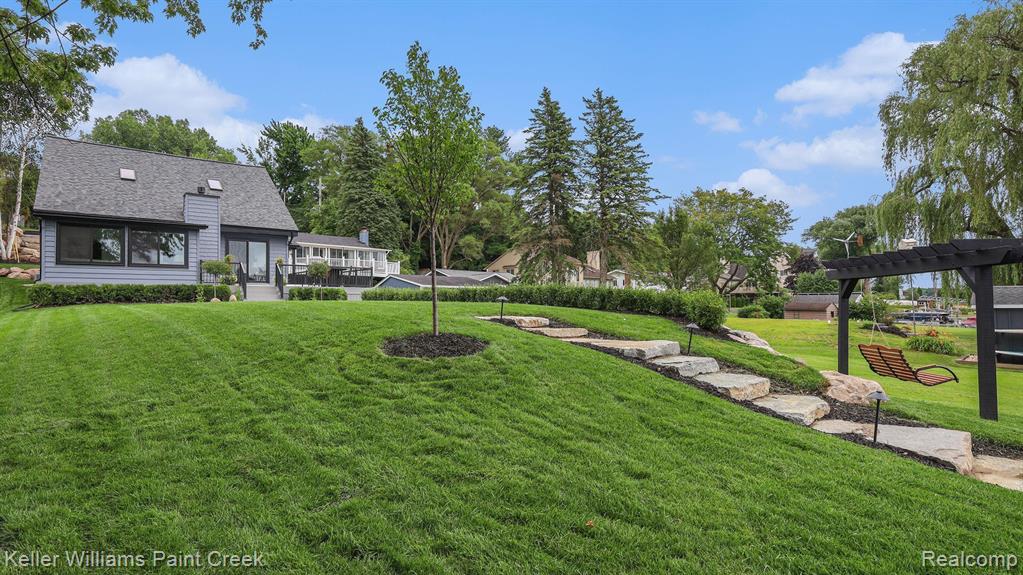 2645 Devonshire Road Leonard, MI 48367 - Photo 29 of 43