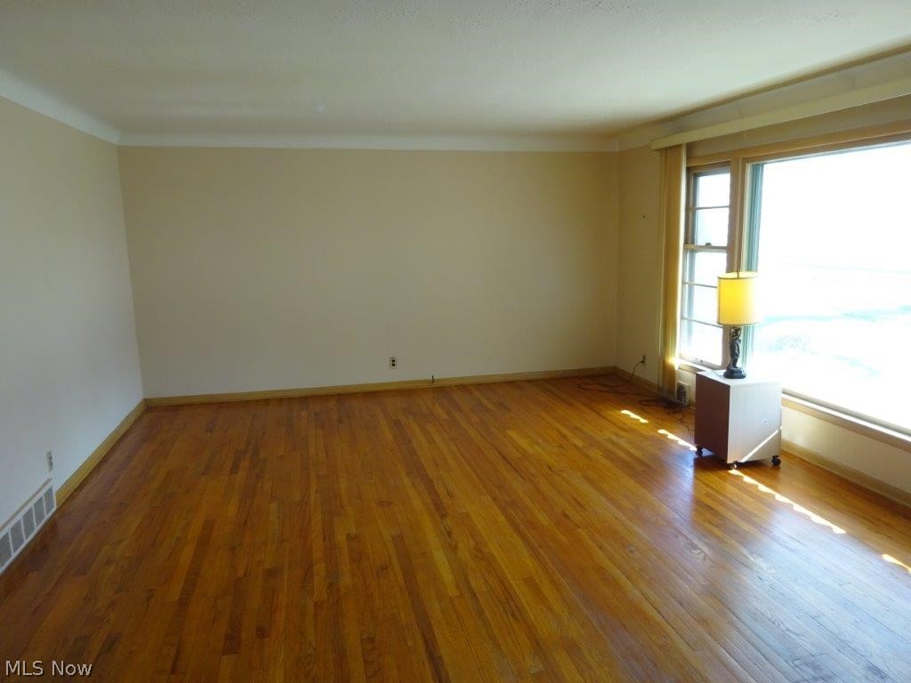 4851 North Sedgewick Road Cleveland, OH 44124 - Photo 2 of 25 Gallery Image 2