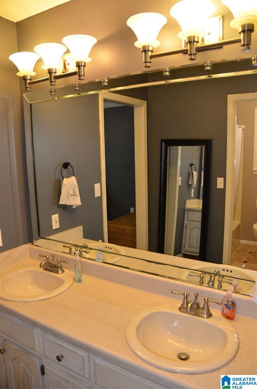 240 Lakeshore Circle Oneonta, AL 35121 - Photo 23 of 35