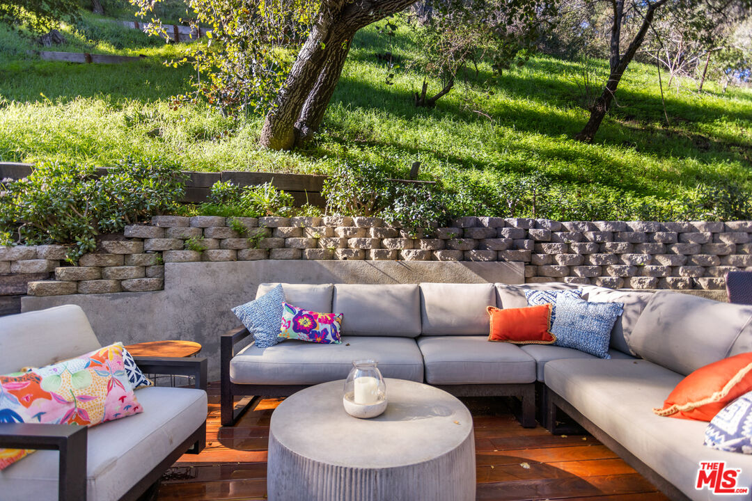 3217 Canon Place Topanga, CA 90290 - Photo 42 of 49 a outdoor living space with furniture and garden