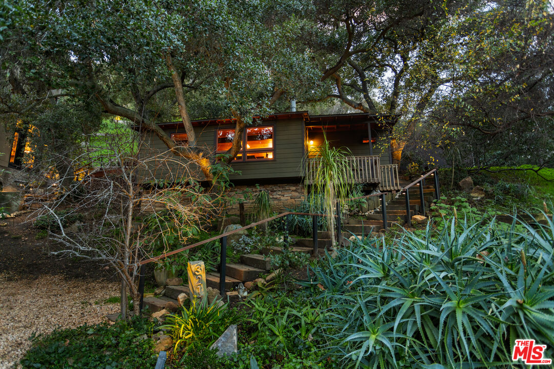 3217 Canon Place Topanga, CA 90290 - Photo 7 of 49