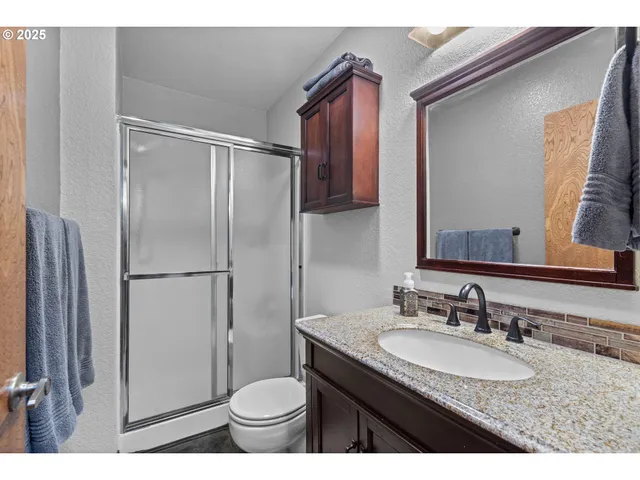 $800,000 | 1884 Wild River Drive, Roseburg, OR 97470