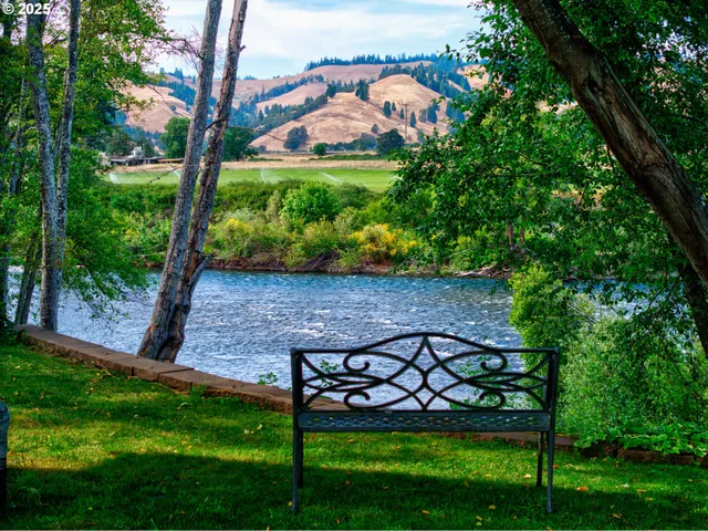 $800,000 | 1884 Wild River Drive, Roseburg, OR 97470