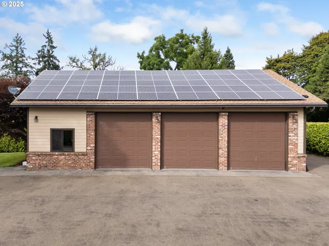 $800,000 | 1884 Wild River Drive, Roseburg, OR 97470