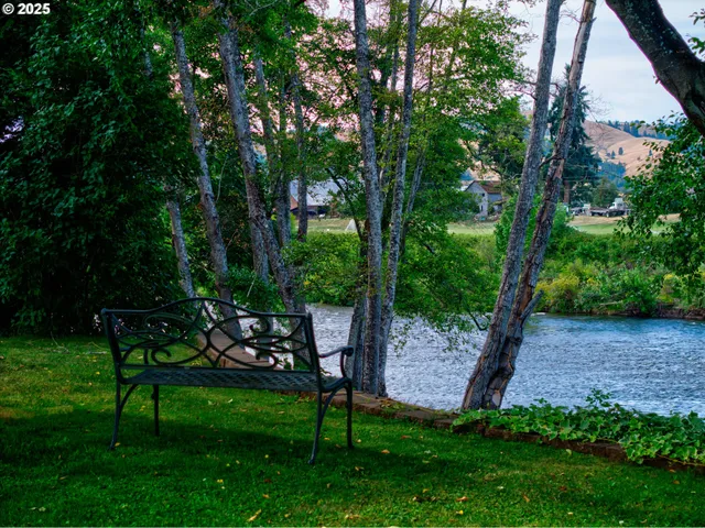 $800,000 | 1884 Wild River Drive, Roseburg, OR 97470