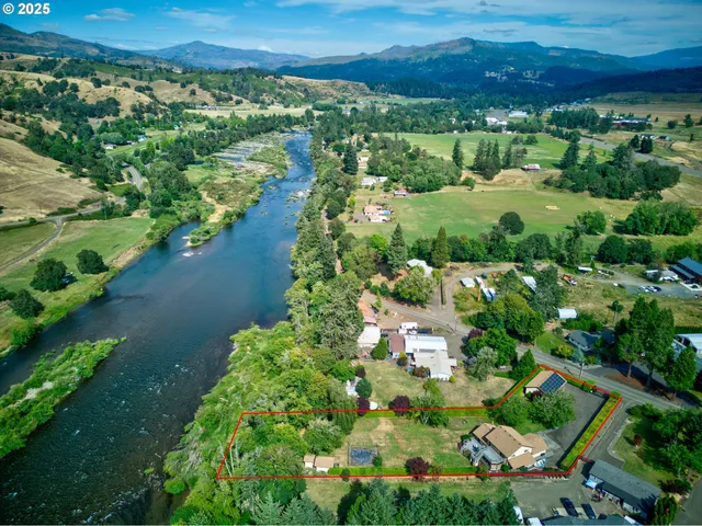 $800,000 | 1884 Wild River Drive, Roseburg, OR 97470