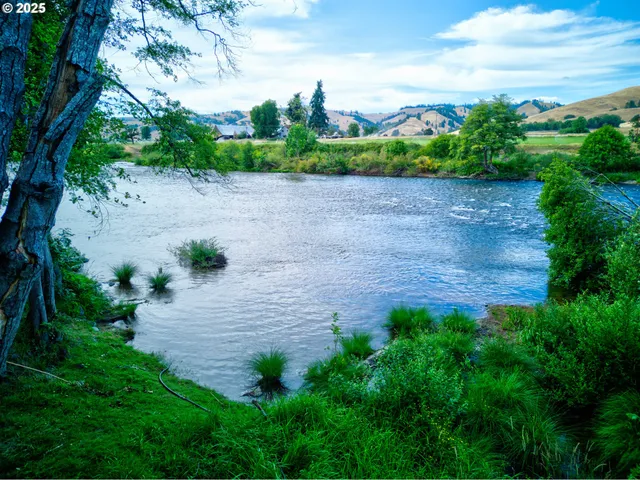 $800,000 | 1884 Wild River Drive, Roseburg, OR 97470