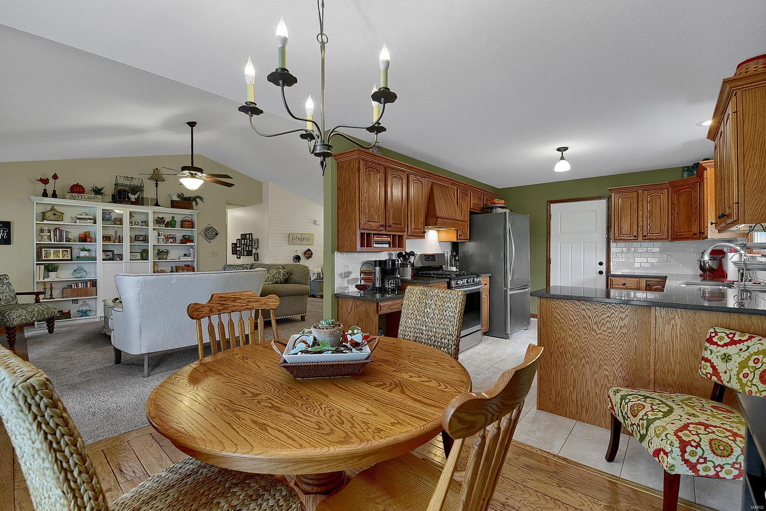 5385 Loop Road Dorsey, IL 62021 - Photo 11 of 54