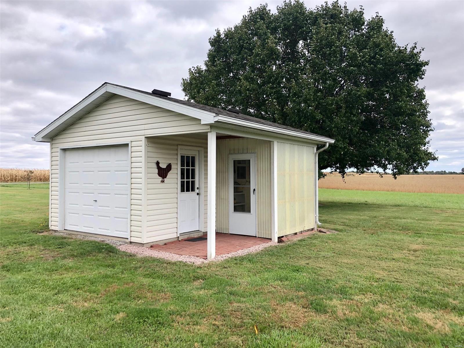 5385 Loop Road Dorsey, IL 62021 - Photo 31 of 54