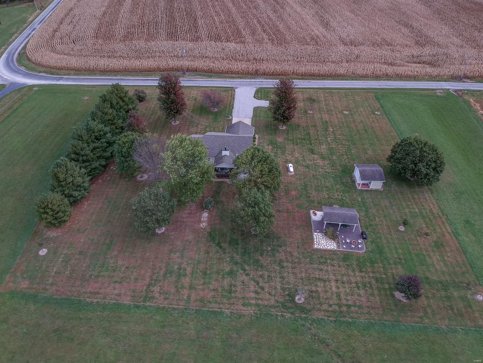 5385 Loop Road Dorsey, IL 62021 - Photo 41 of 54