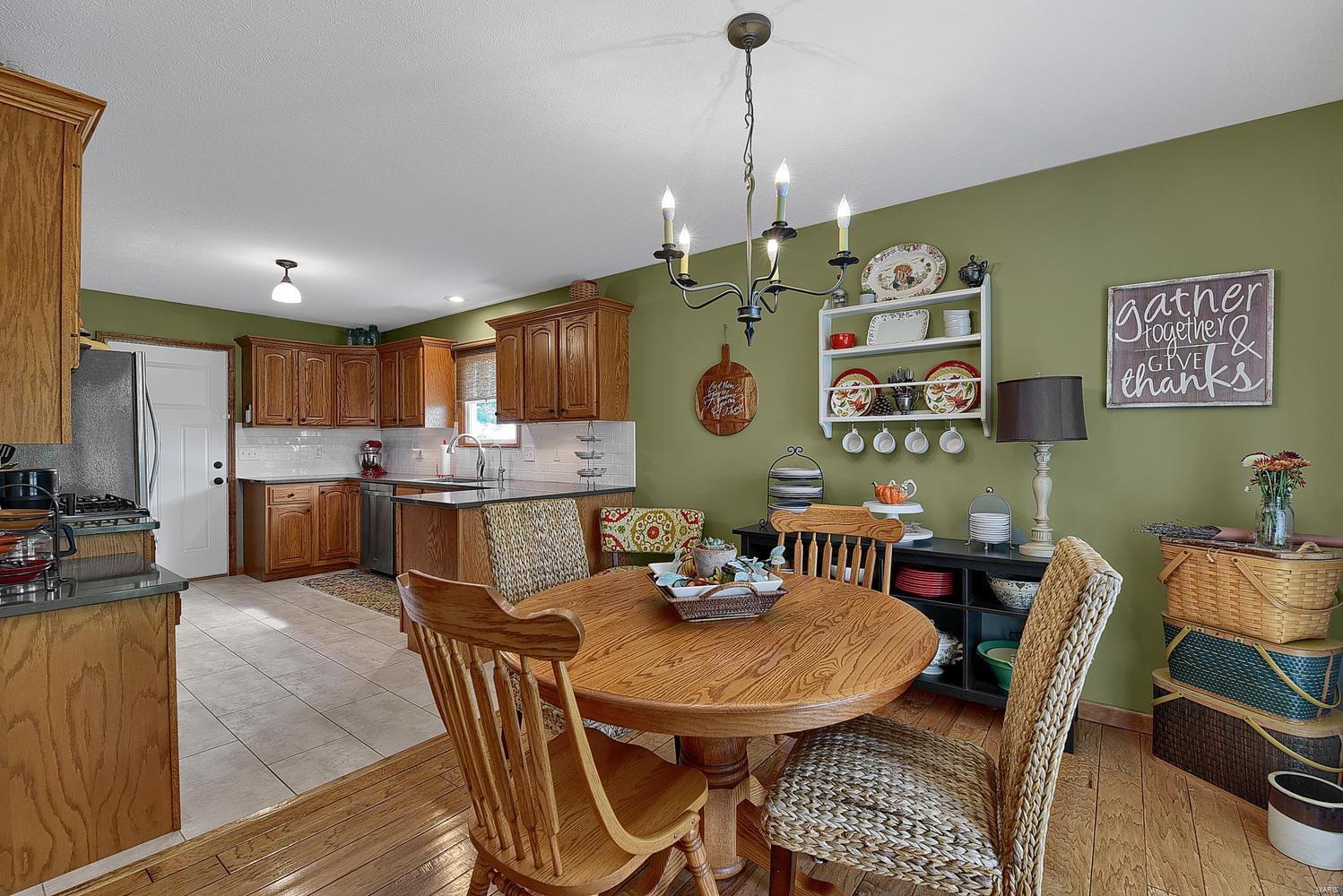 5385 Loop Road Dorsey, IL 62021 - Photo 10 of 54