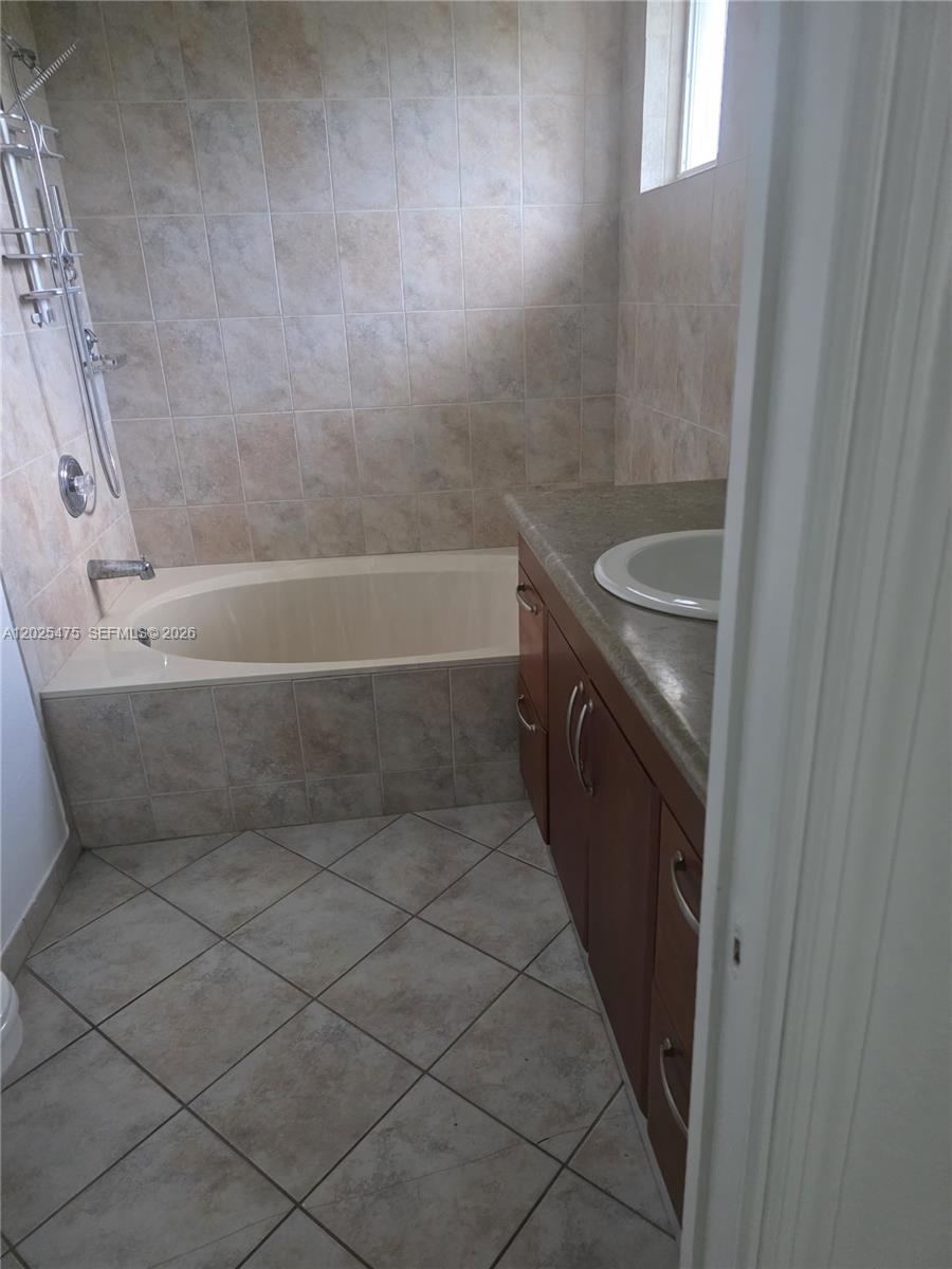 7477 Northwest 181st Street Hialeah, FL 33015 - Photo 9 of 12