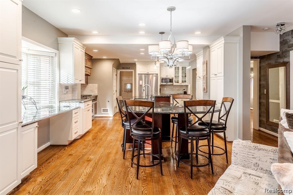 1263 Whittier Road Grosse Pointe Park, MI 48230 - Photo 13 of 39