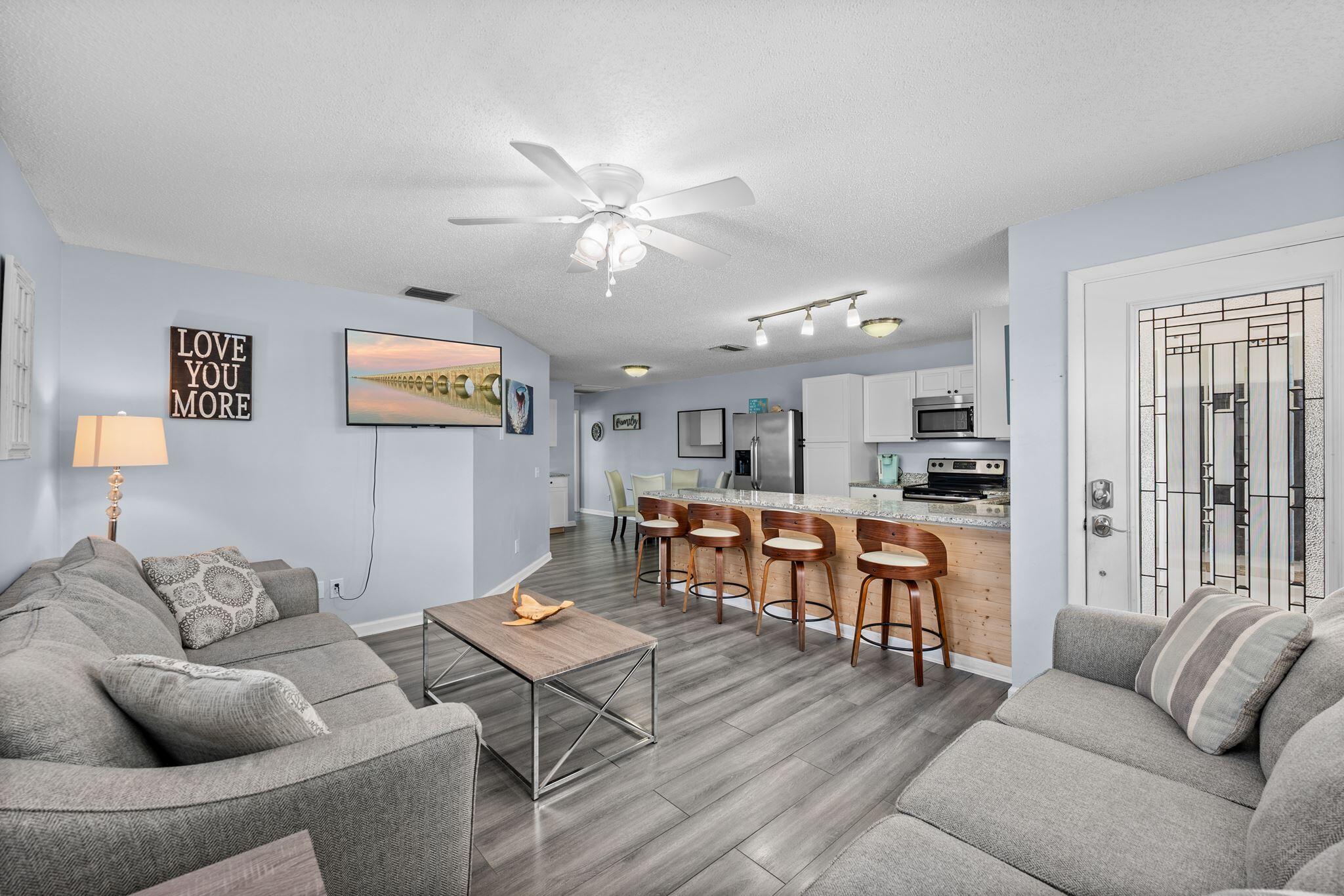 310 3rd Street Key Colony Beach, FL 33051 - Photo 4 of 35 Living Room