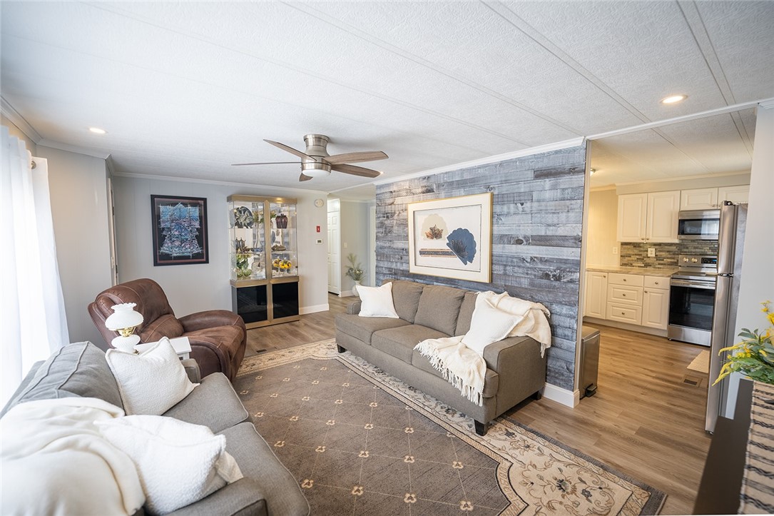 7 Lane D Coventry, RI 02816 - Photo 4 of 32 Gallery Image 4