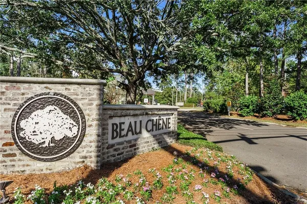 $372,000 | 404 Tchefuncte Oaks Drive, Unit 404, Mandeville, LA 70471